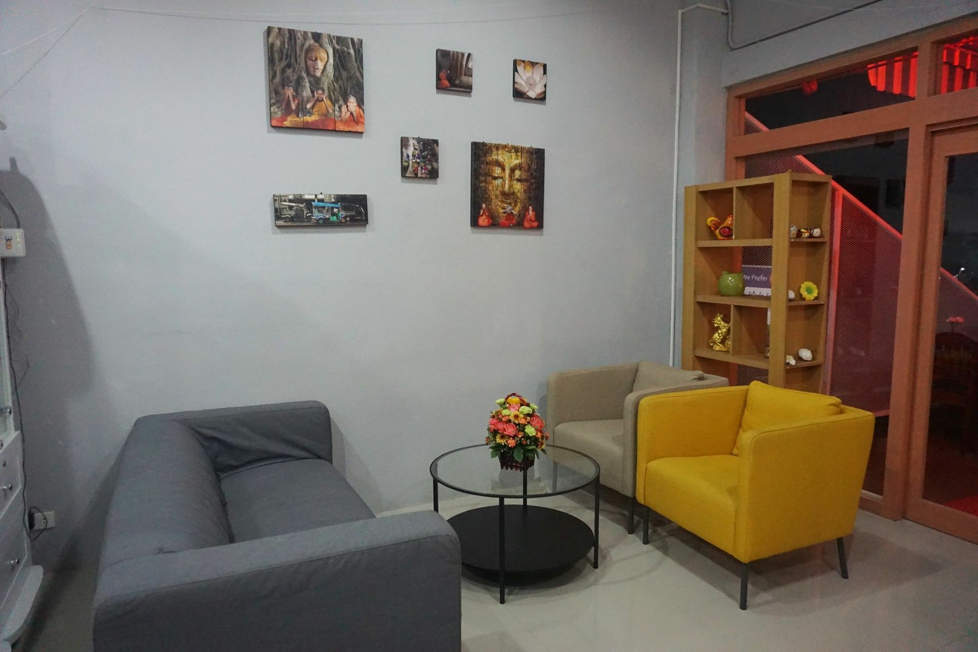 Moumou Hostel Bangkok Exterior photo