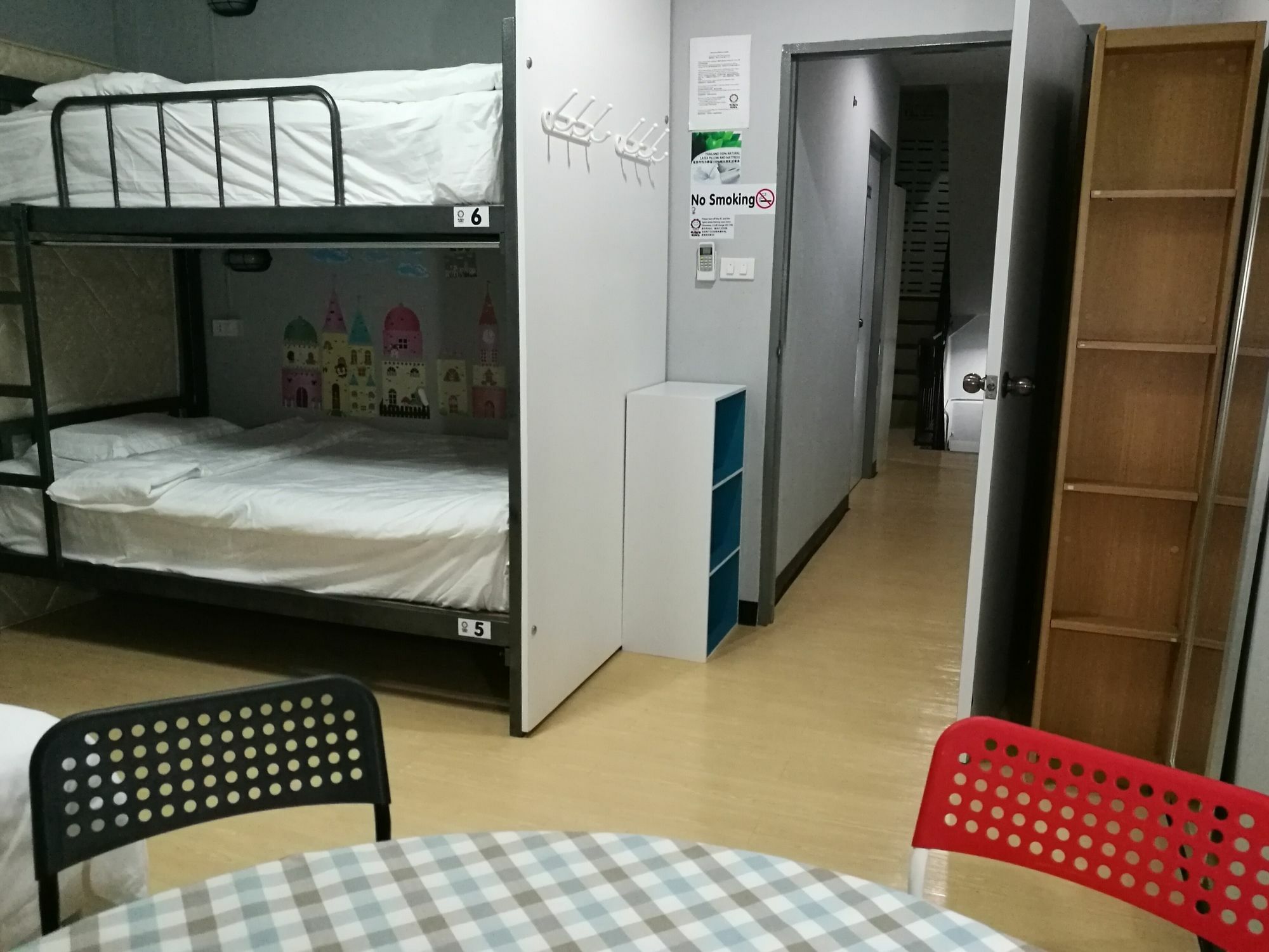 Moumou Hostel Bangkok Exterior photo